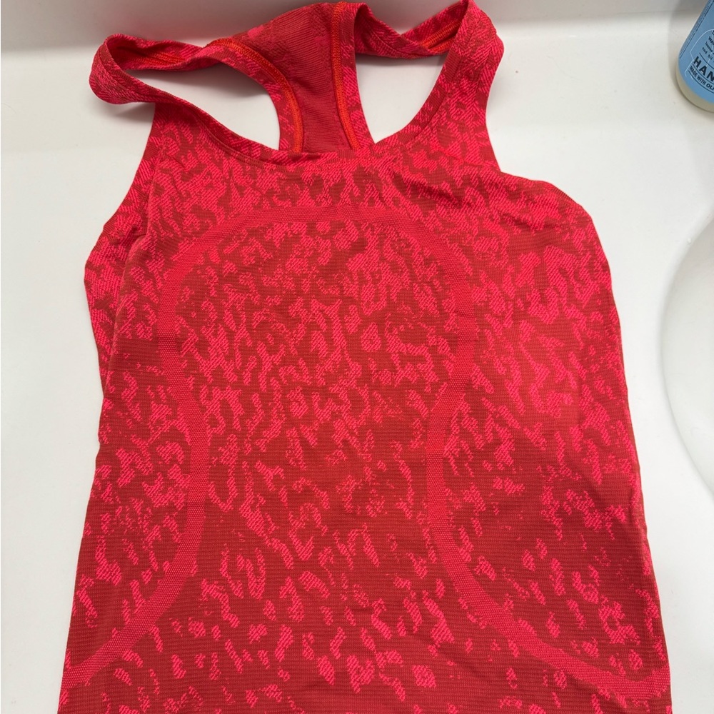 Lululemon swiftly tech racerback tank size 6